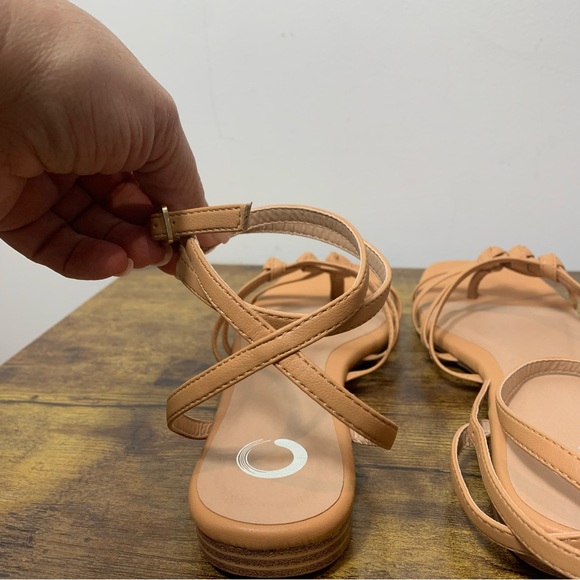 Journee Collection Indee Strappy Flat Sandal in Mocha New in Box Size 9 1/2 - Picture 2 of 13